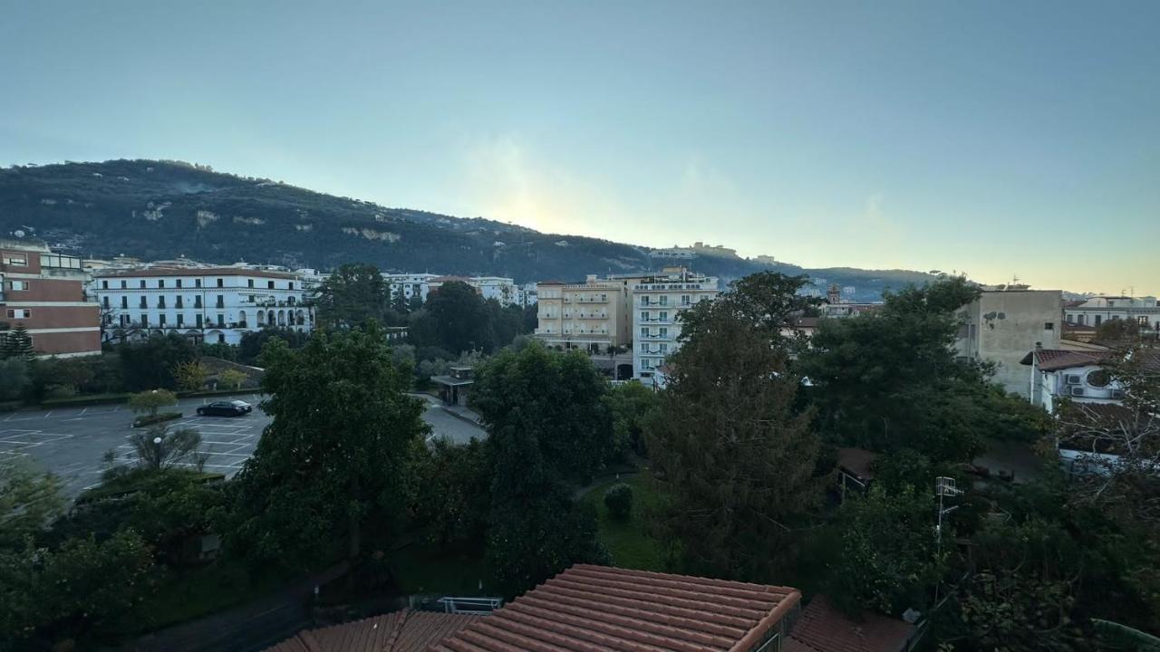 Patriziella 4 Rooms Sorrento Dış mekan fotoğraf