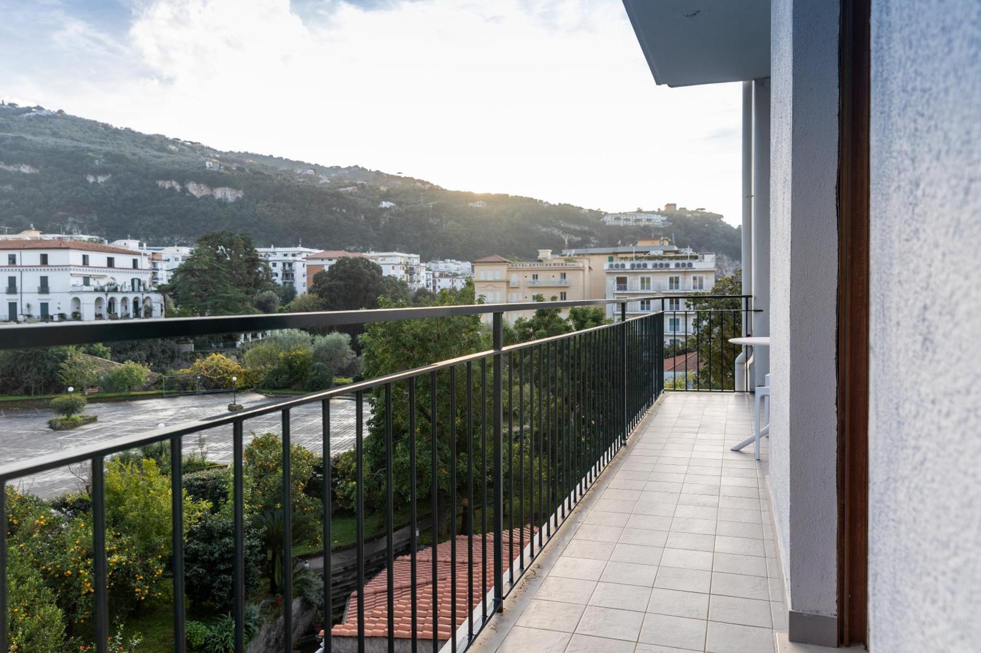 Patriziella 4 Rooms Sorrento Dış mekan fotoğraf