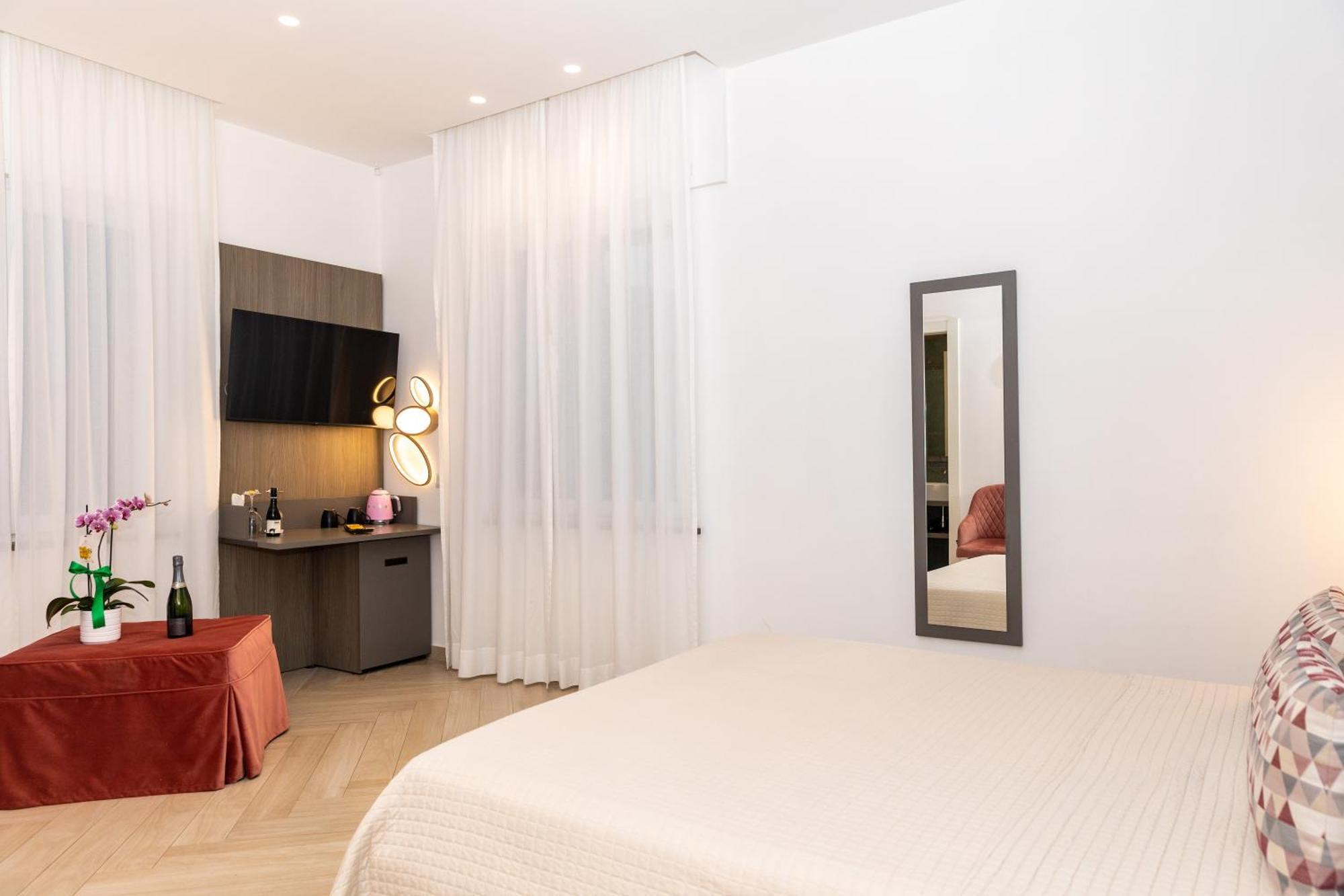 Patriziella 4 Rooms Sorrento Dış mekan fotoğraf